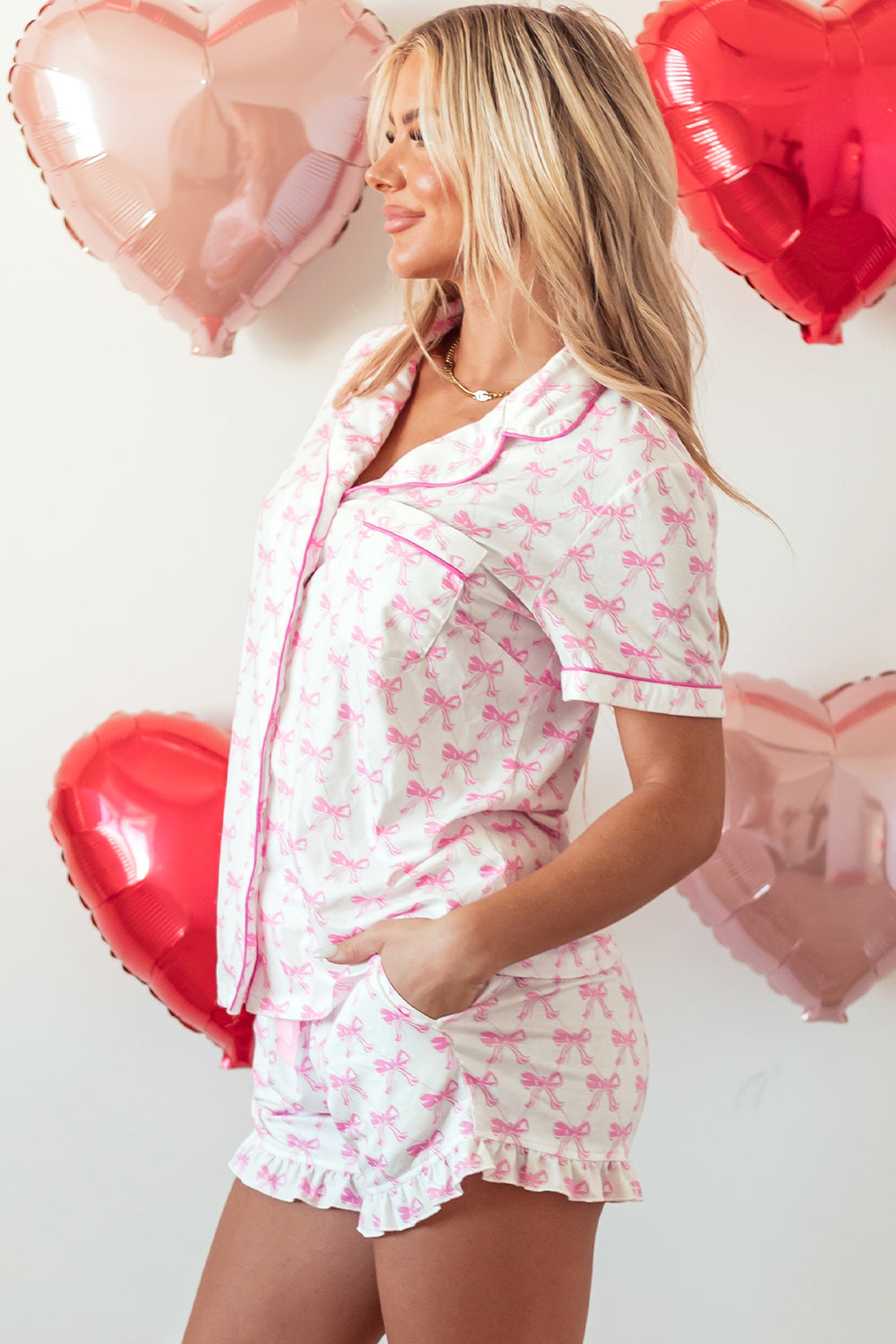 Roze bowknot bedrukte korte mouw en gegolfde shorts valentines pyjama set