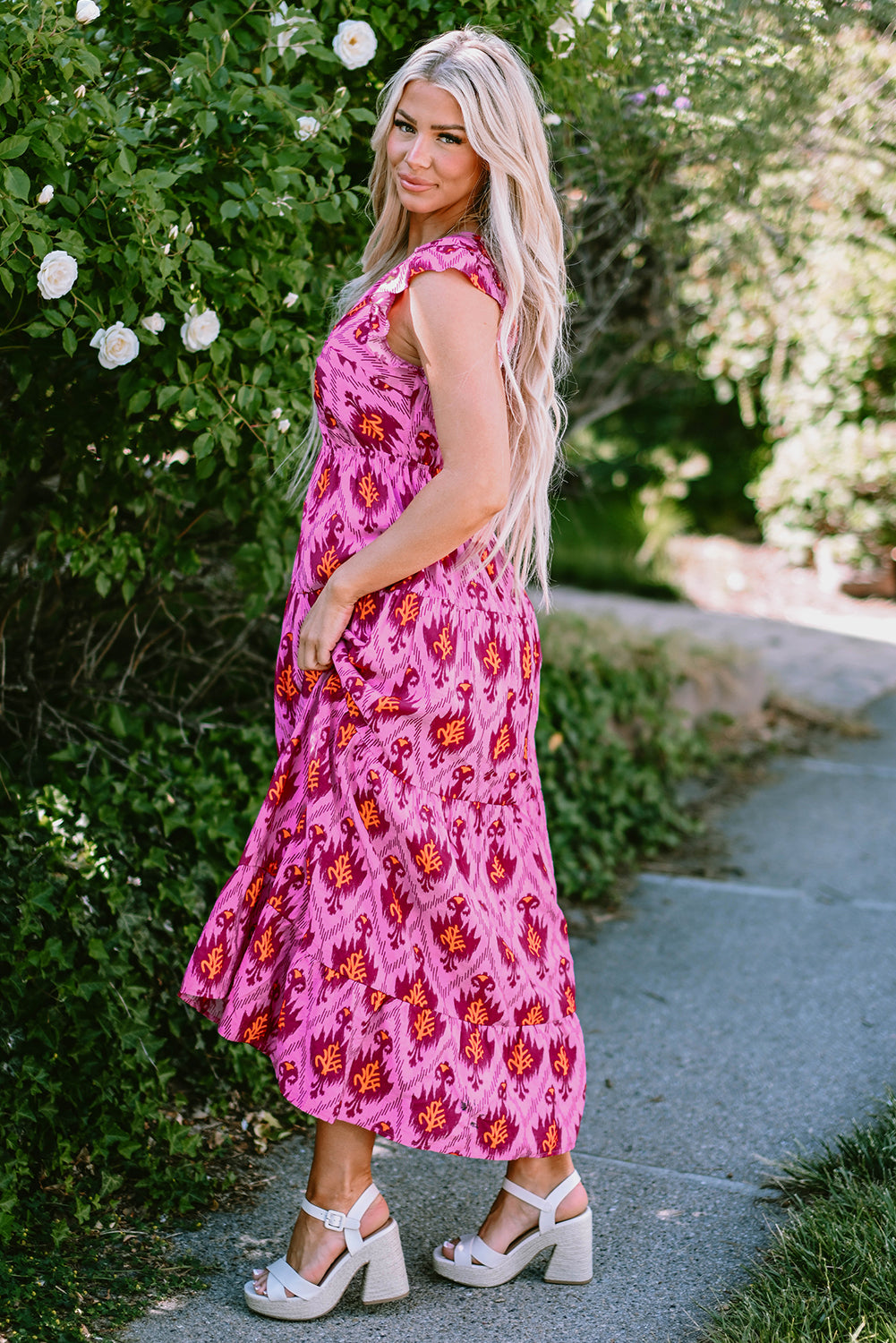 Bonbon maxi-jurk met retro print, gedraaide voorkant en ruches aan de mouwen