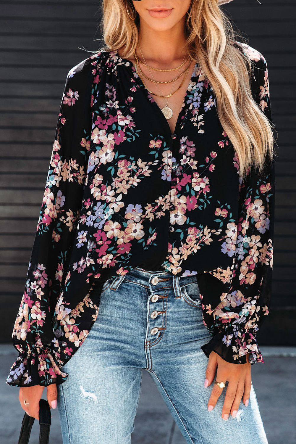 Zwarte chiffon blouse met wilde bloemenprint