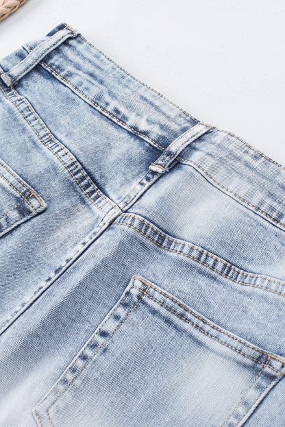 Hemelsblauwe gebleekte denim denim shorts met wassing