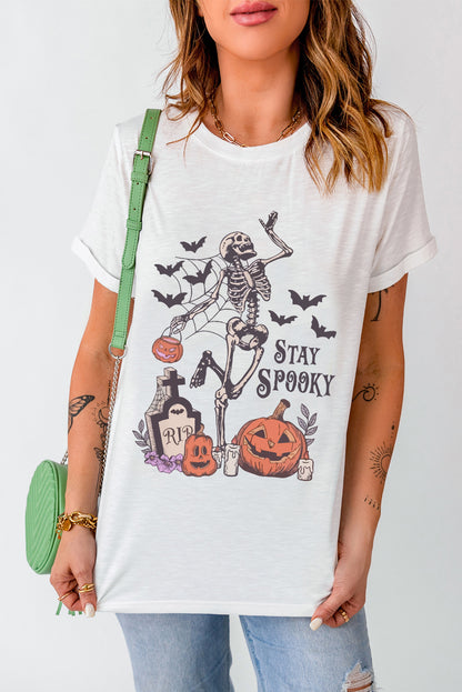 Witte schedelpompoengezicht STAY SPOOKY grafische Halloween T-shirt