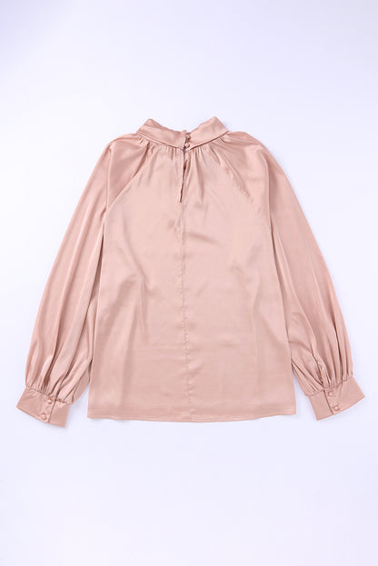 Roze satijnen blouse met hoge hals en pofmouwen