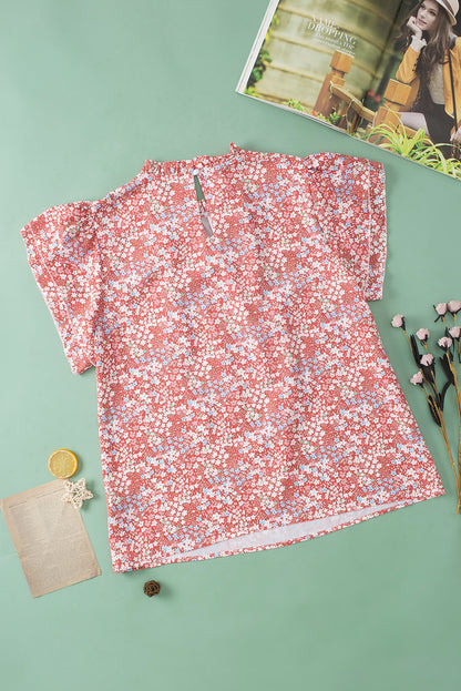 Roze grote maat blouse met bloemenprint, ruches aan de mouwen en ruches aan de hals