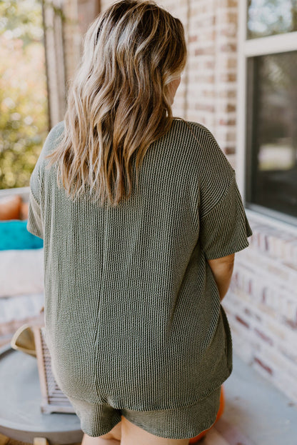 Mosgroene grote maat ribgebreide set met korte mouwen en shorts