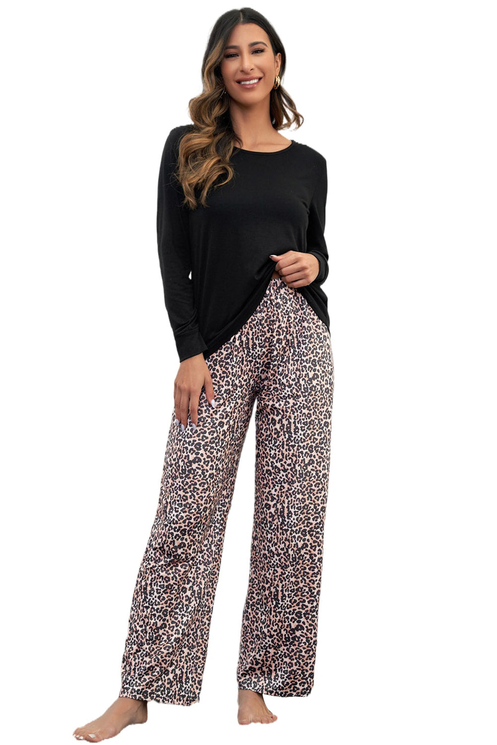 Loungeset met top met lange mouwen en broek met luipaardprint