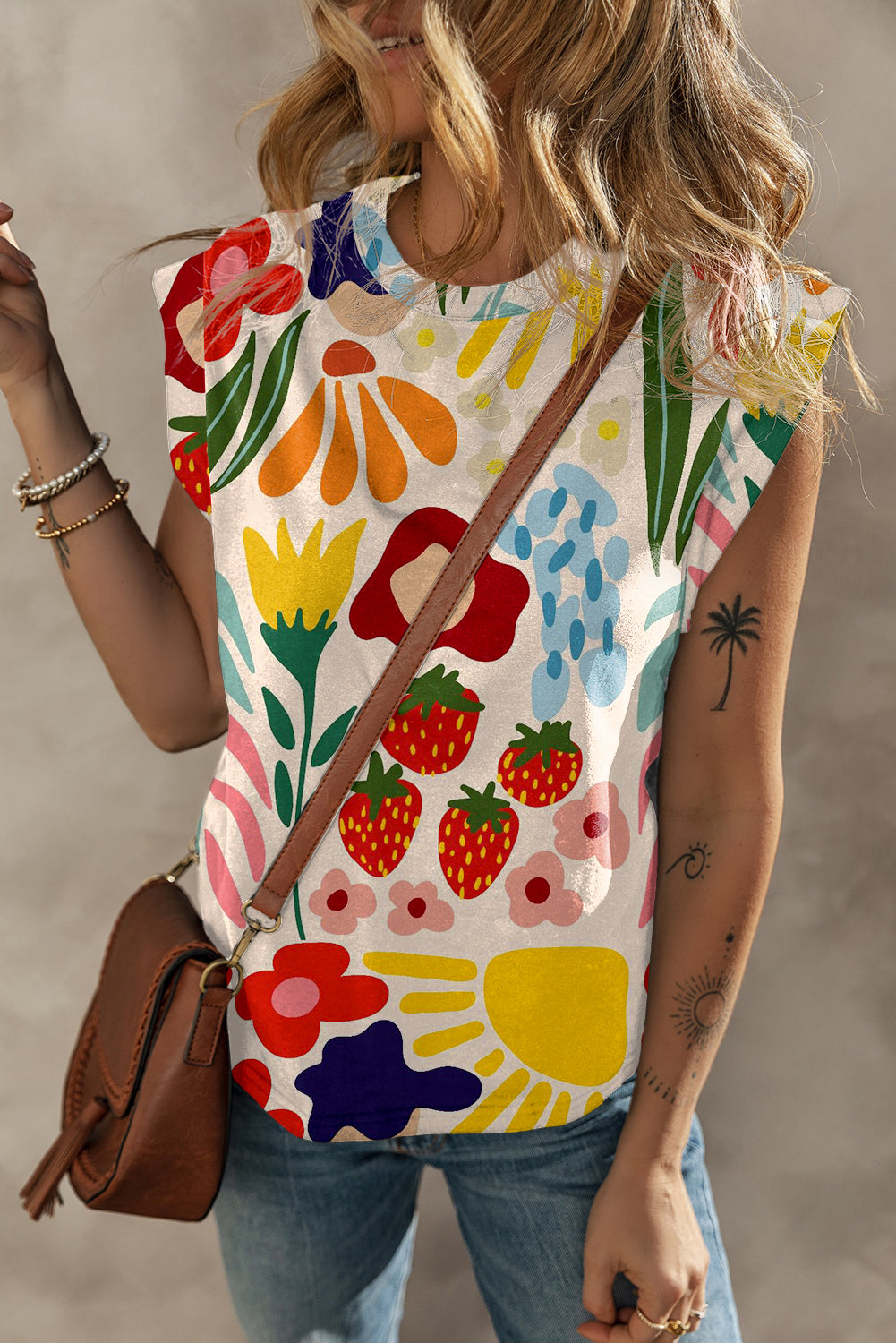 Kaki T-shirt met bloemenprint en ronde hals en kapmouw