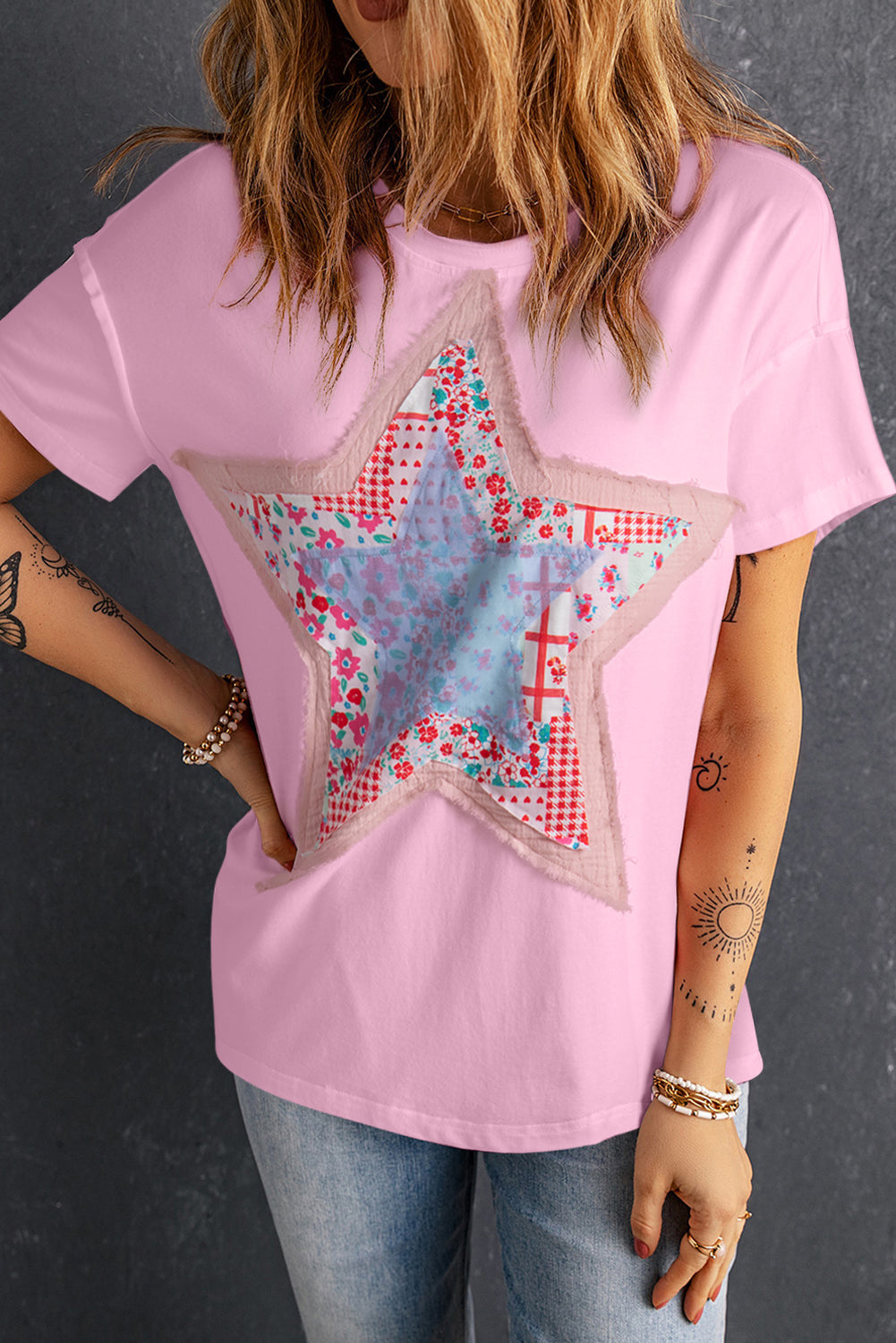 Los T-shirt met roze sterrenpatchwork