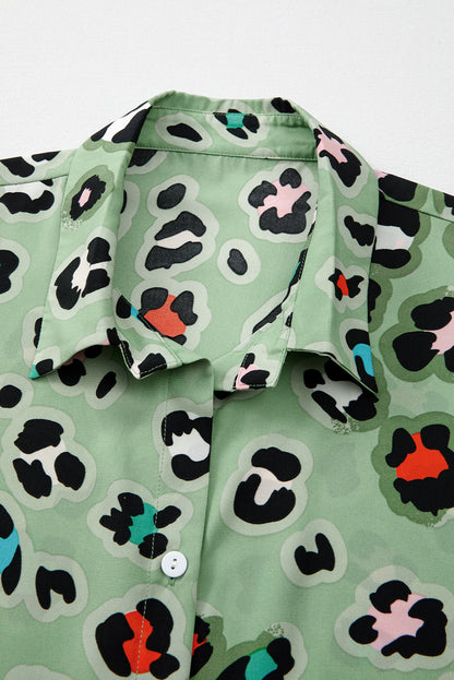 Groene luipaardprint shirt met korte mouwen en brede pootbroek set