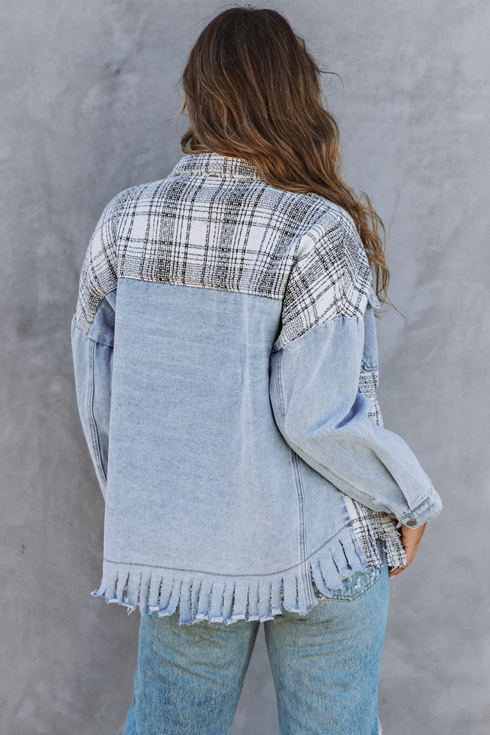 Hemelsblauw geruit patchwork denim jasje met franjes en klepzakken