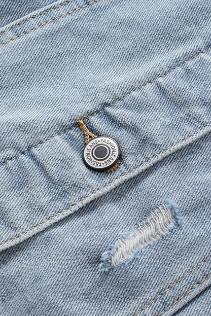 Hemelsblauw denim jack met knoopsluiting en gescheurde capuchon